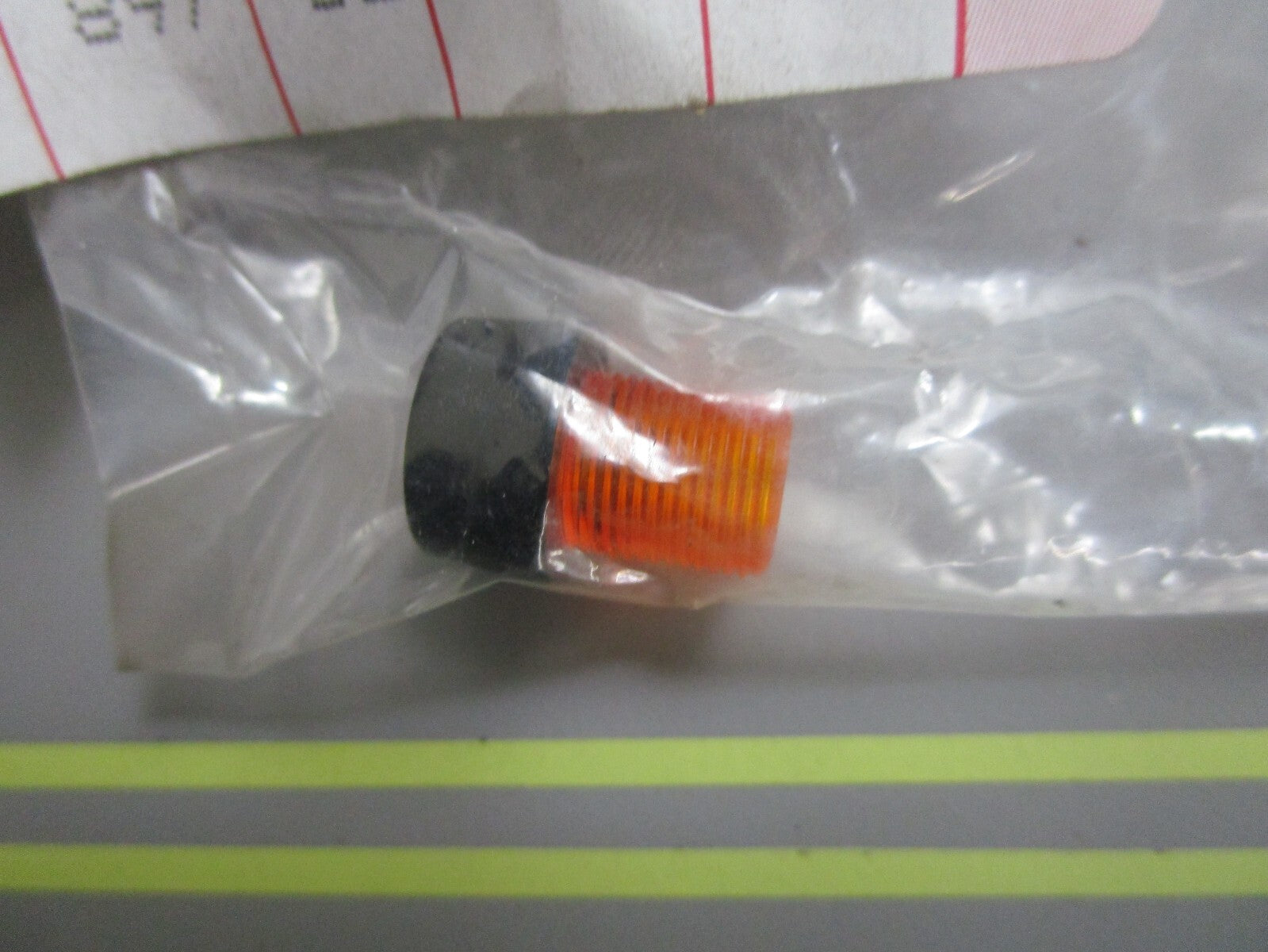 *NEW OEM* 0810 Volvo Penta Lens 827766