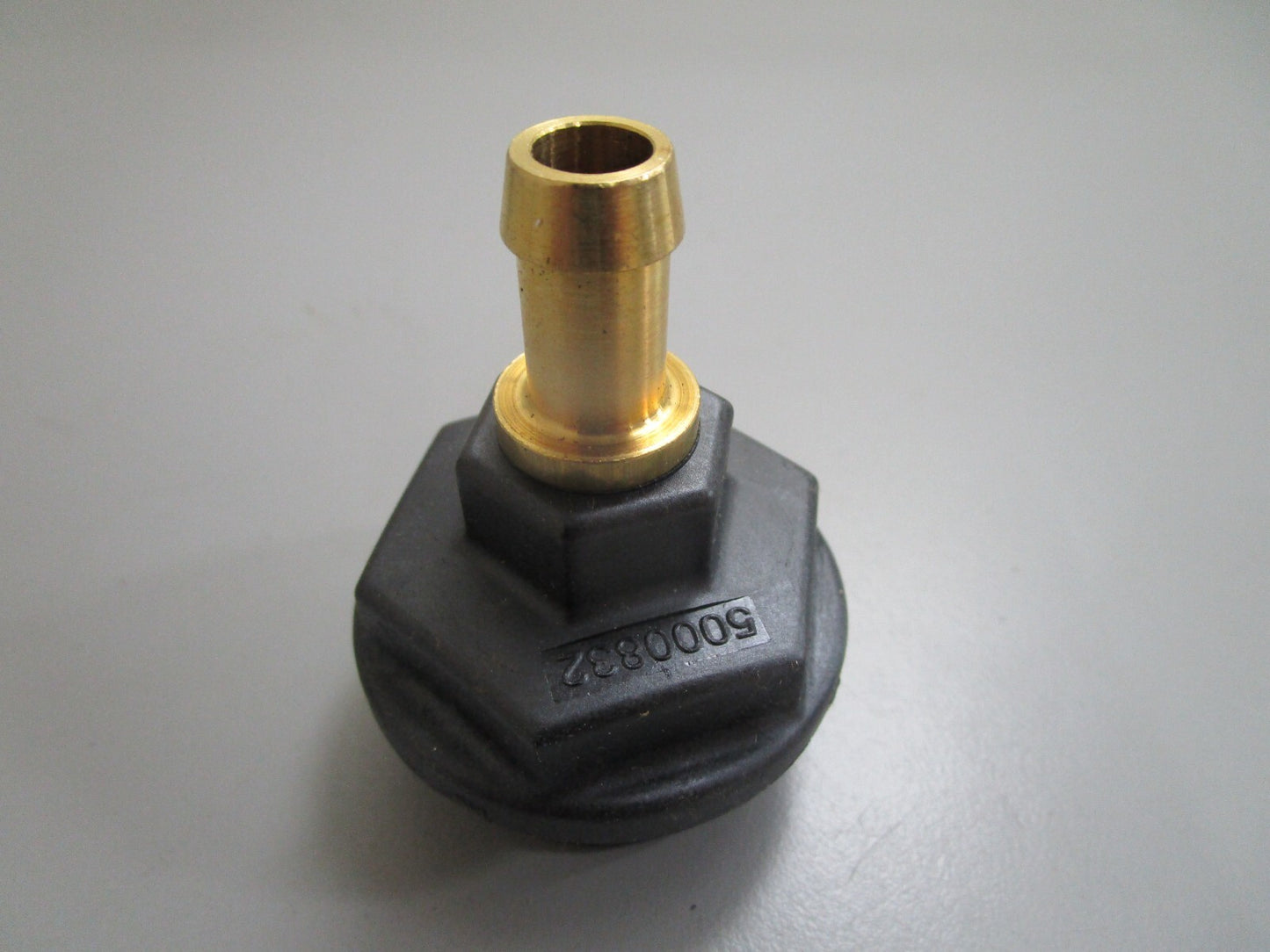 *NEW OEM* 0820 OMC Johnson Evinrude Thermostat Cover Ay 5000832