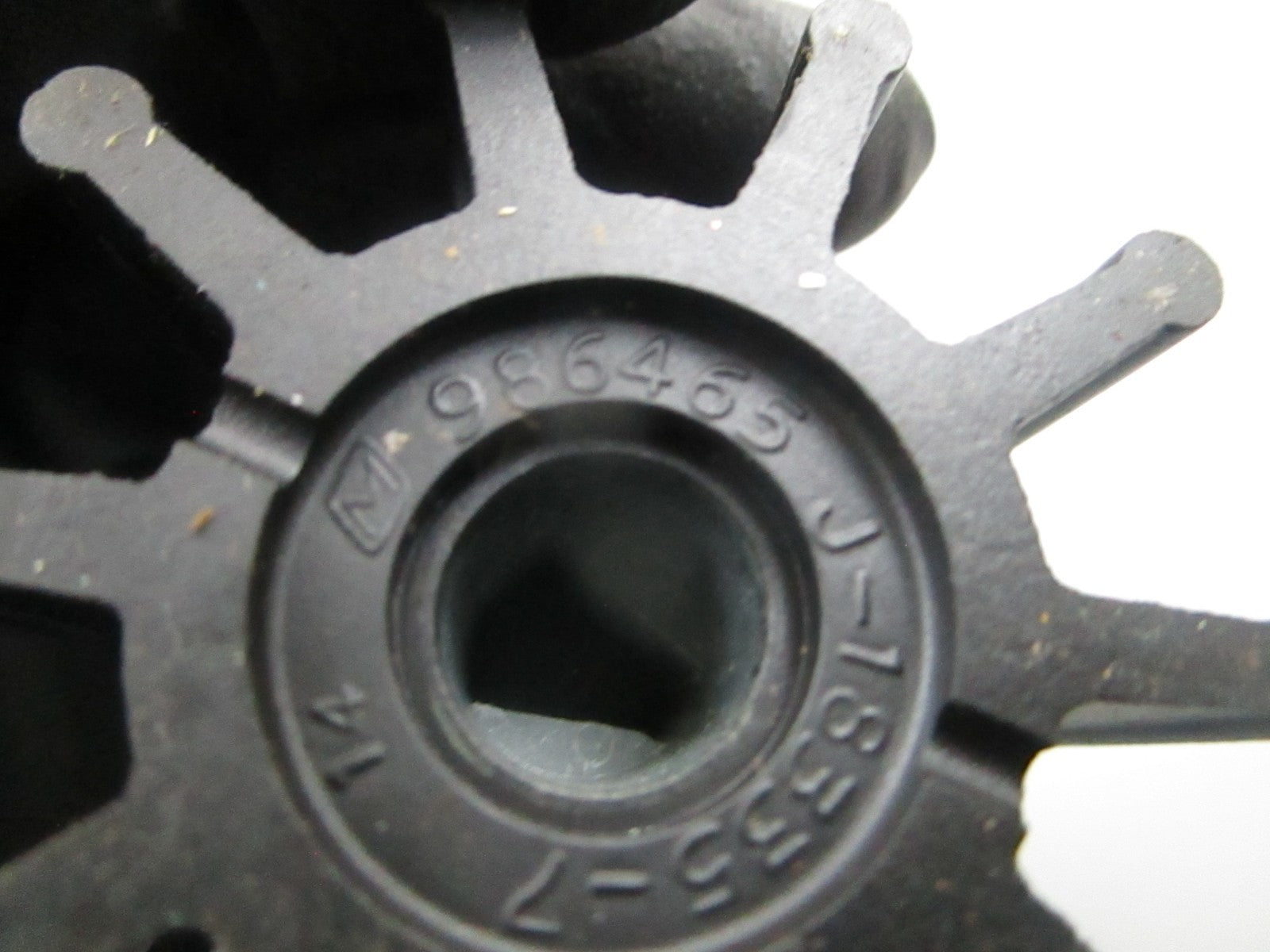 *NEW OEM* 0810 OMC Johnson Evinrude Impeller 986465 0986465