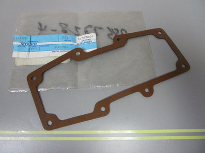 *NEW OEM* 0810 Volvo Penta Gasket 3853574 3857728