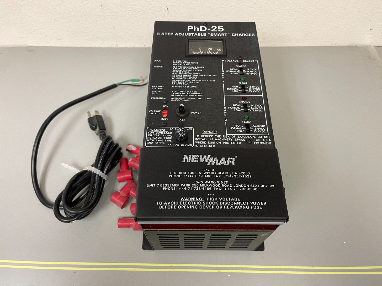 *NEW OEM* 0720 Newmar 30 DC Amperes PHD-25 Battery Charger 445-0250-0