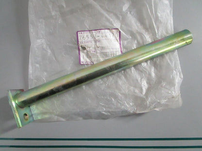 NEW OEM 76550-44170 Kubota Rear Wheel Shaft 0820