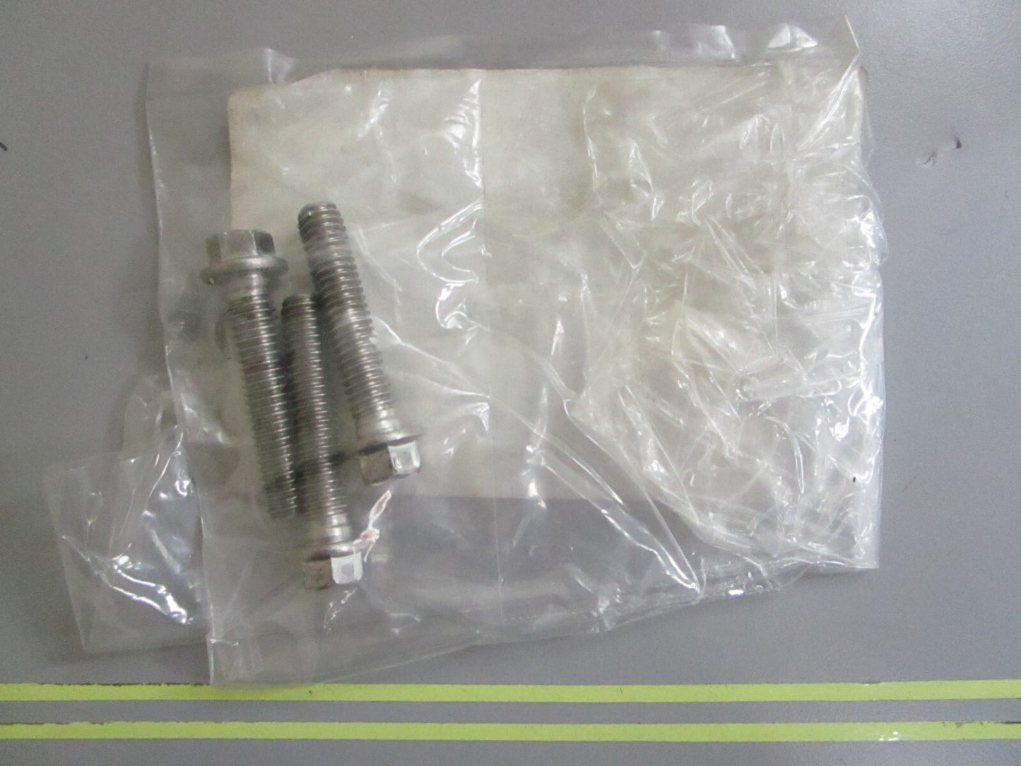 *NEW OEM* (LOT OF 3) 0810 OMC Johnson Evinrude Screw 908511 0908511