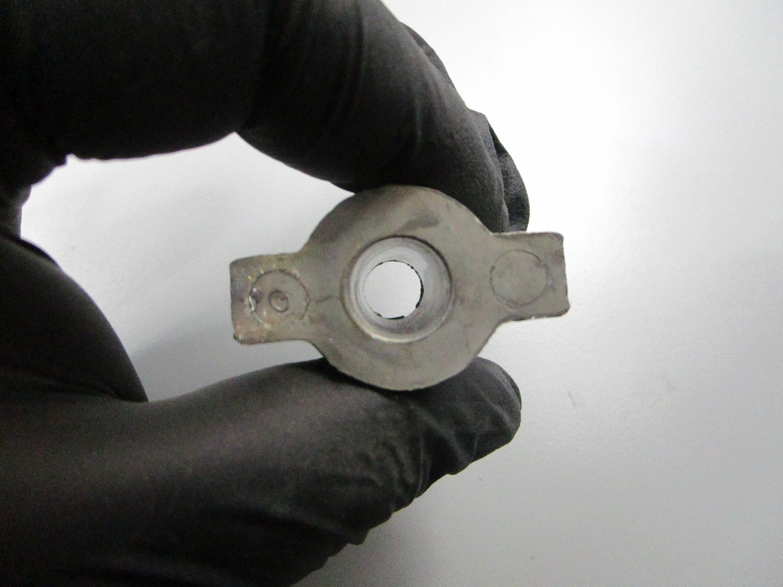 *NEW OEM* 0810 OMC Johnson Evinrude Upper Mount Retainer 340418 0340418