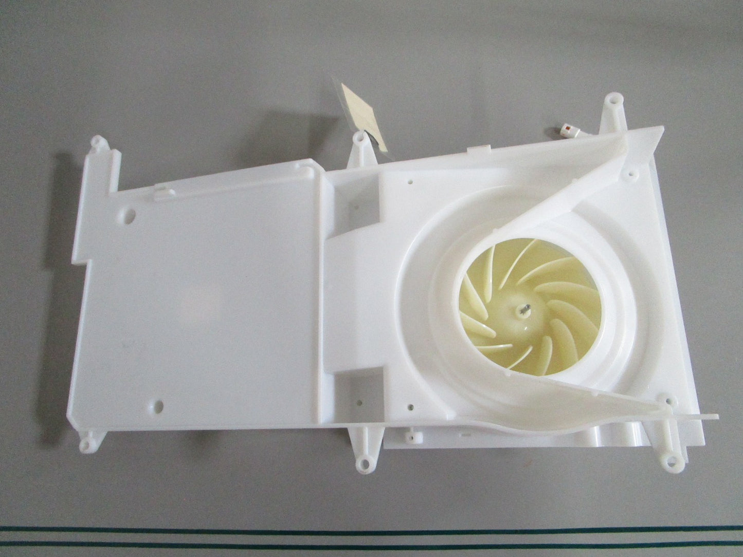 Whirlpool W11233380 Refrigerator Fan NOS Genuine Factory Part NEW OEM 0820