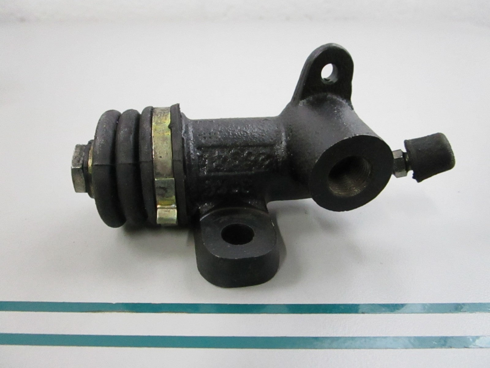 NEW OEM 0002950807 Mercedes-Benz Clutch Slave Cylinder 0810
