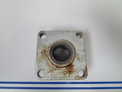 NEW OEM 317882 385556 OMC Johnson Evinrude Bearing Housing & Seal 0720