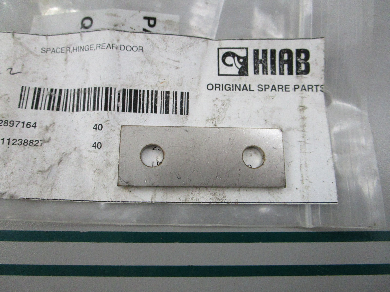 NEW OEM 509.100.0052 HIAB Rear Door Hinge Spacer 0810