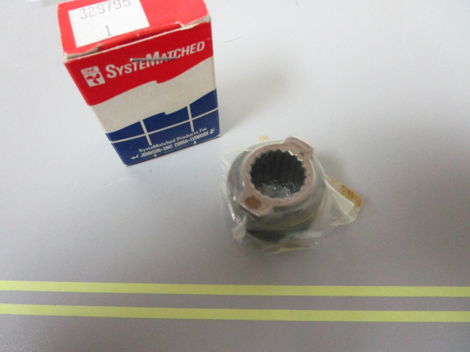*NEW OEM* 0720 OMC Johnson Evinrude Clutch Dog Shifter 329795 0329795