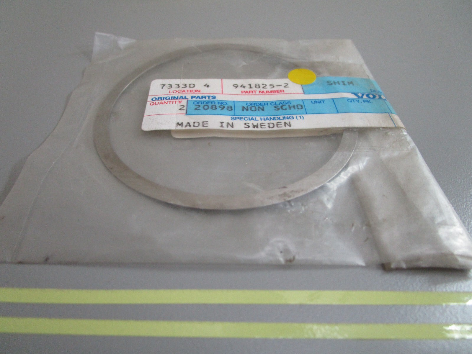 *NEW OEM* 0810 Volvo Penta Shim 941825-2