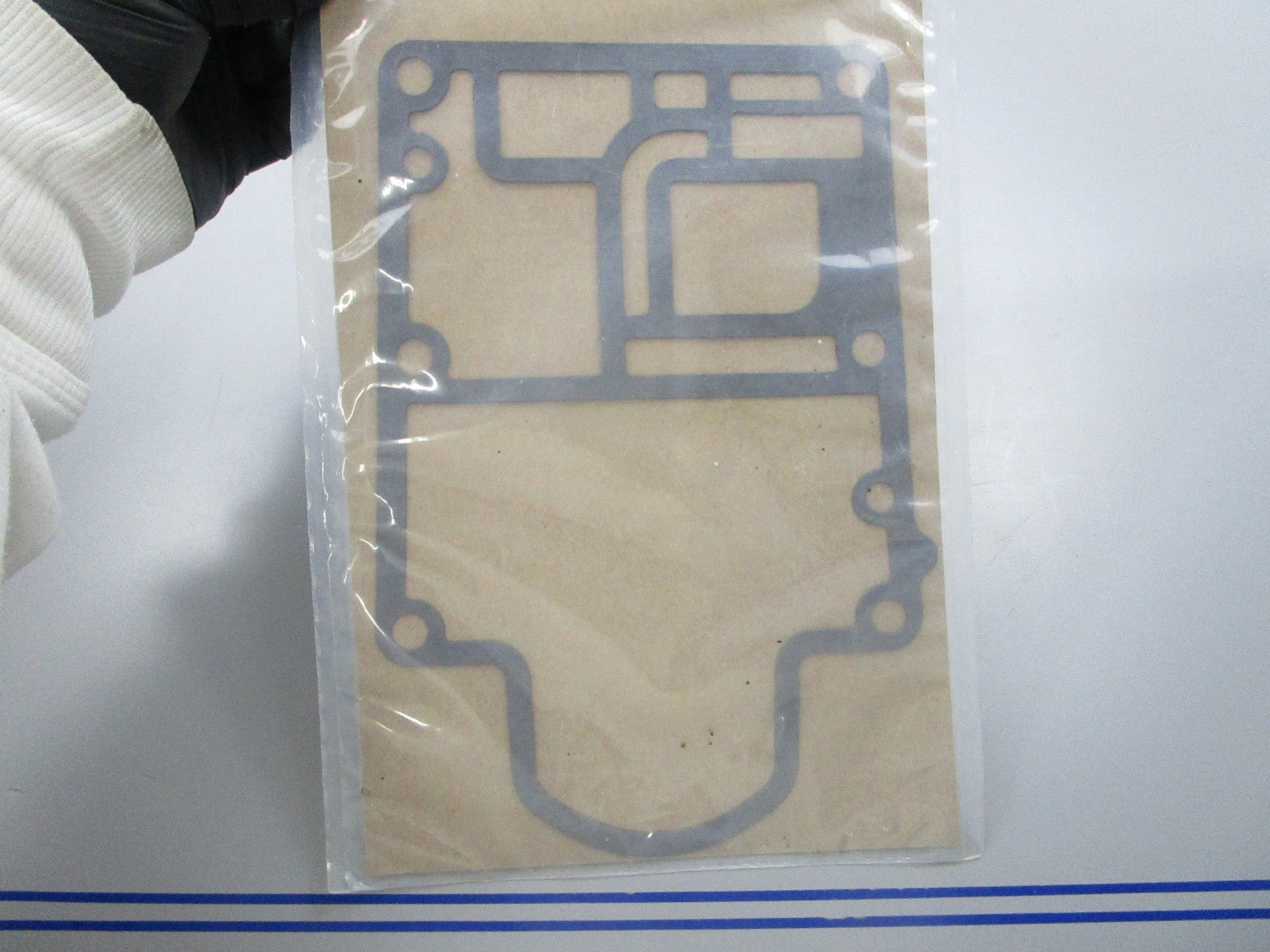 NEW OEM 27-8M0000822 Mercury Quicksilver Gasket 0810