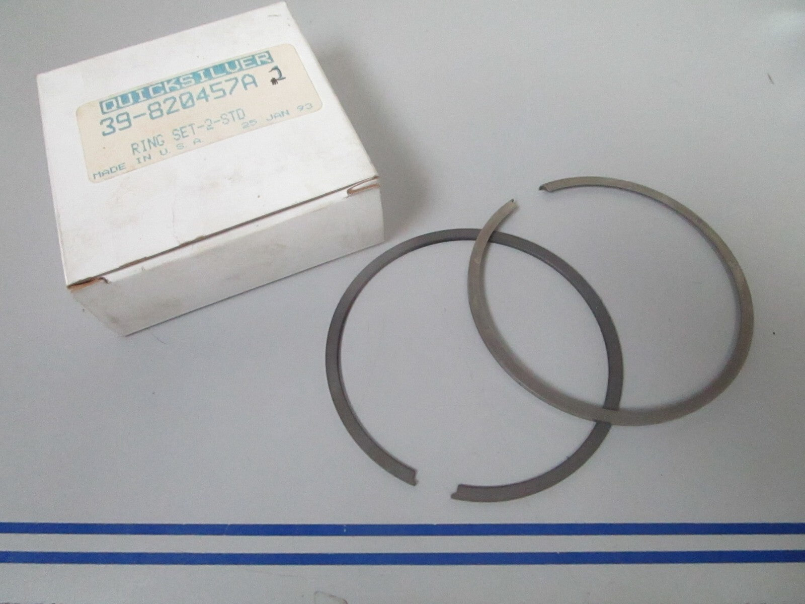 *NEW OEM* 0810 Mercury Quicksilver 2 Piston Ring Set 39-820457A1