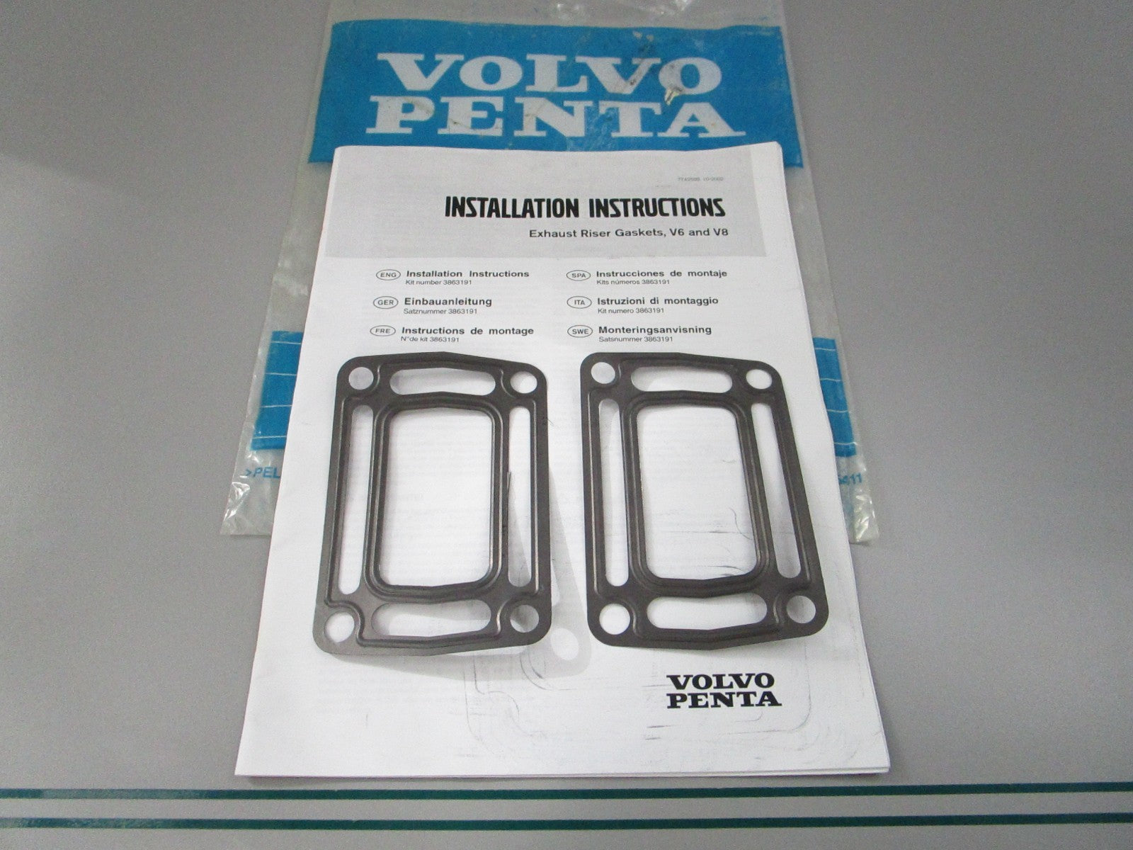 NEW OEM 3863191 Volvo Penta Gasket Kit 0810