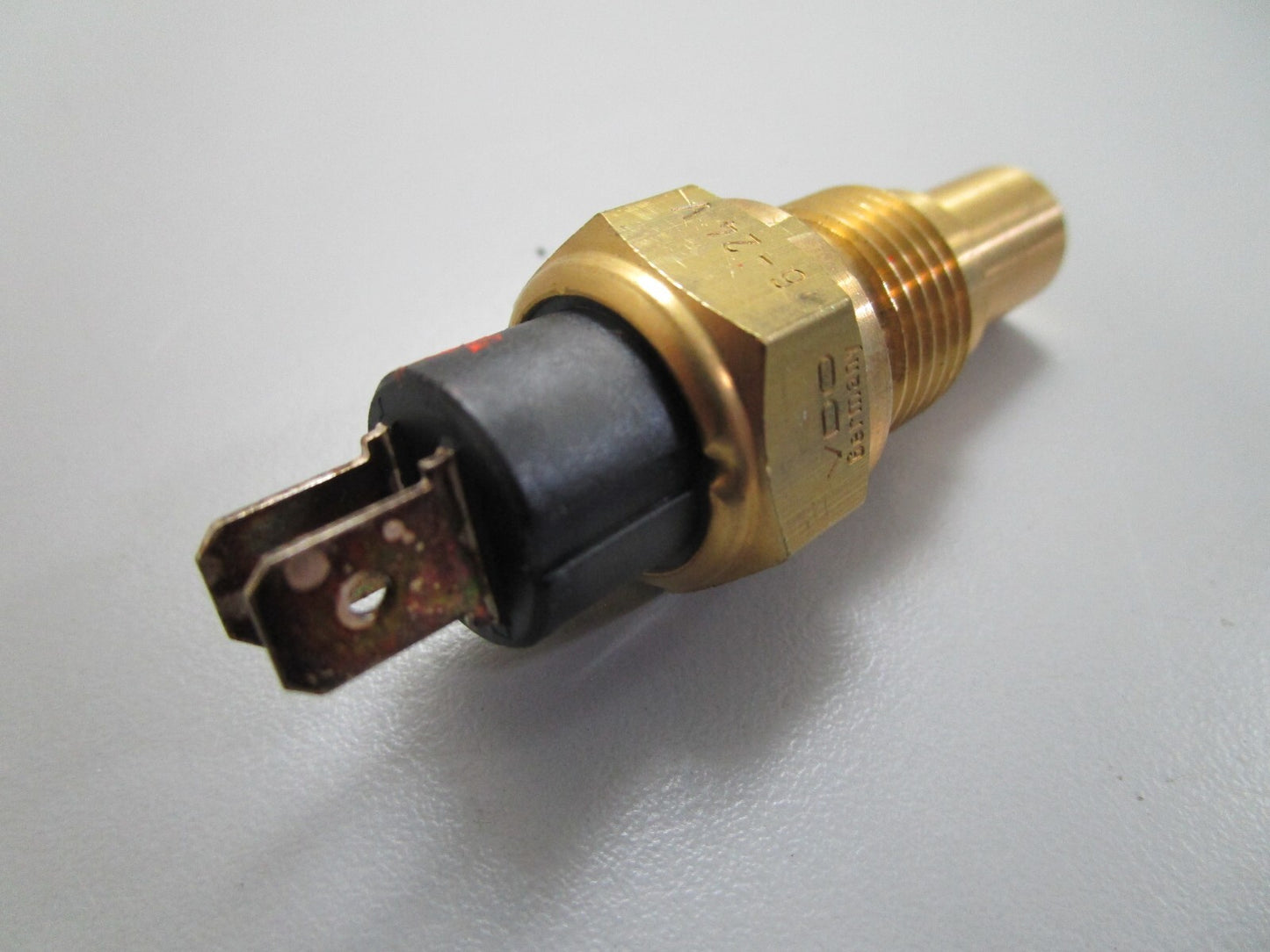 *NEW OEM* 0820 Volvo Penta Temperature Sensor 837044