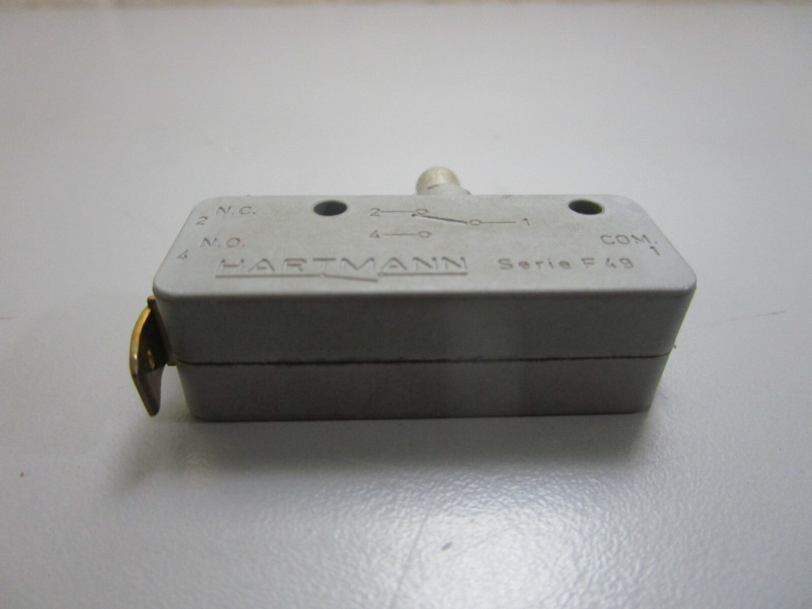 *NEW OEM* 0820 Volvo Penta Switch 850710
