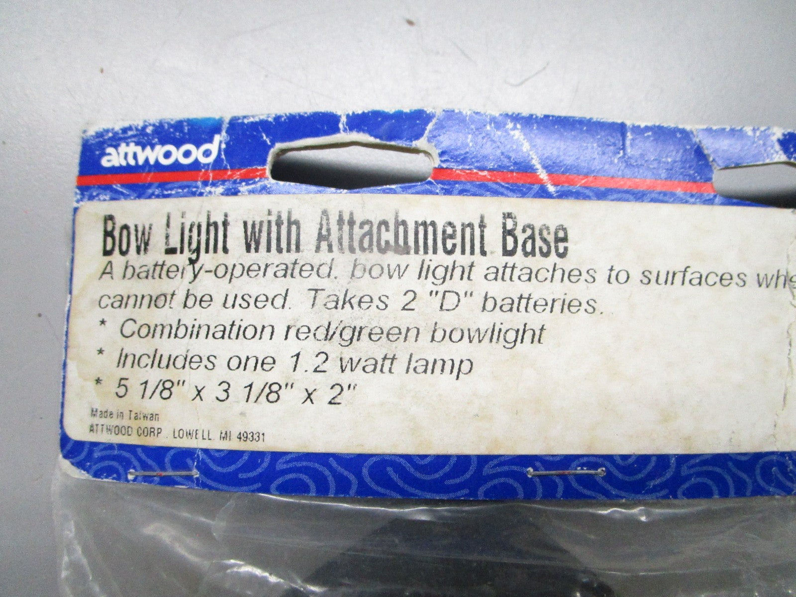 *NEW OEM* 0820 Attwood Bow Light w/ Attachment Base 6327-5