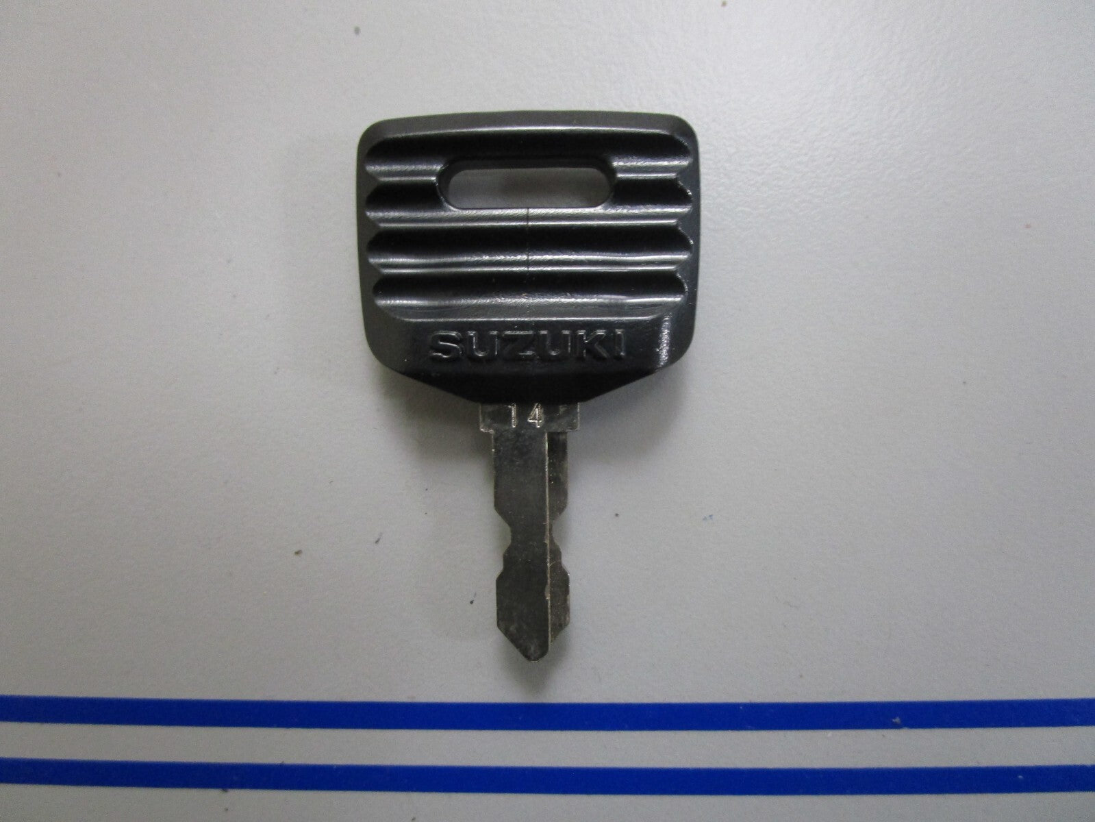 *NEW OEM* 0810 Suzuki Key (14) 37141-92E30