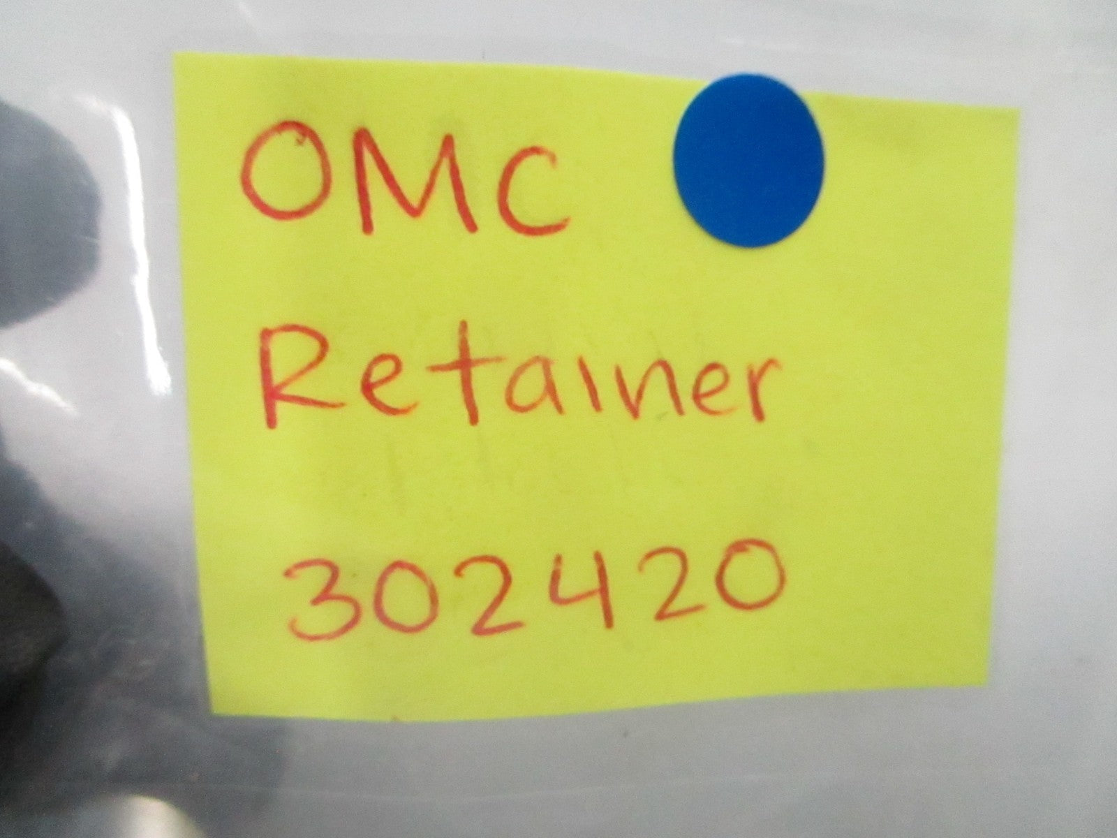 *NEW OEM* 0810 OMC Johnson Evinrude Retainer 302420 0302420