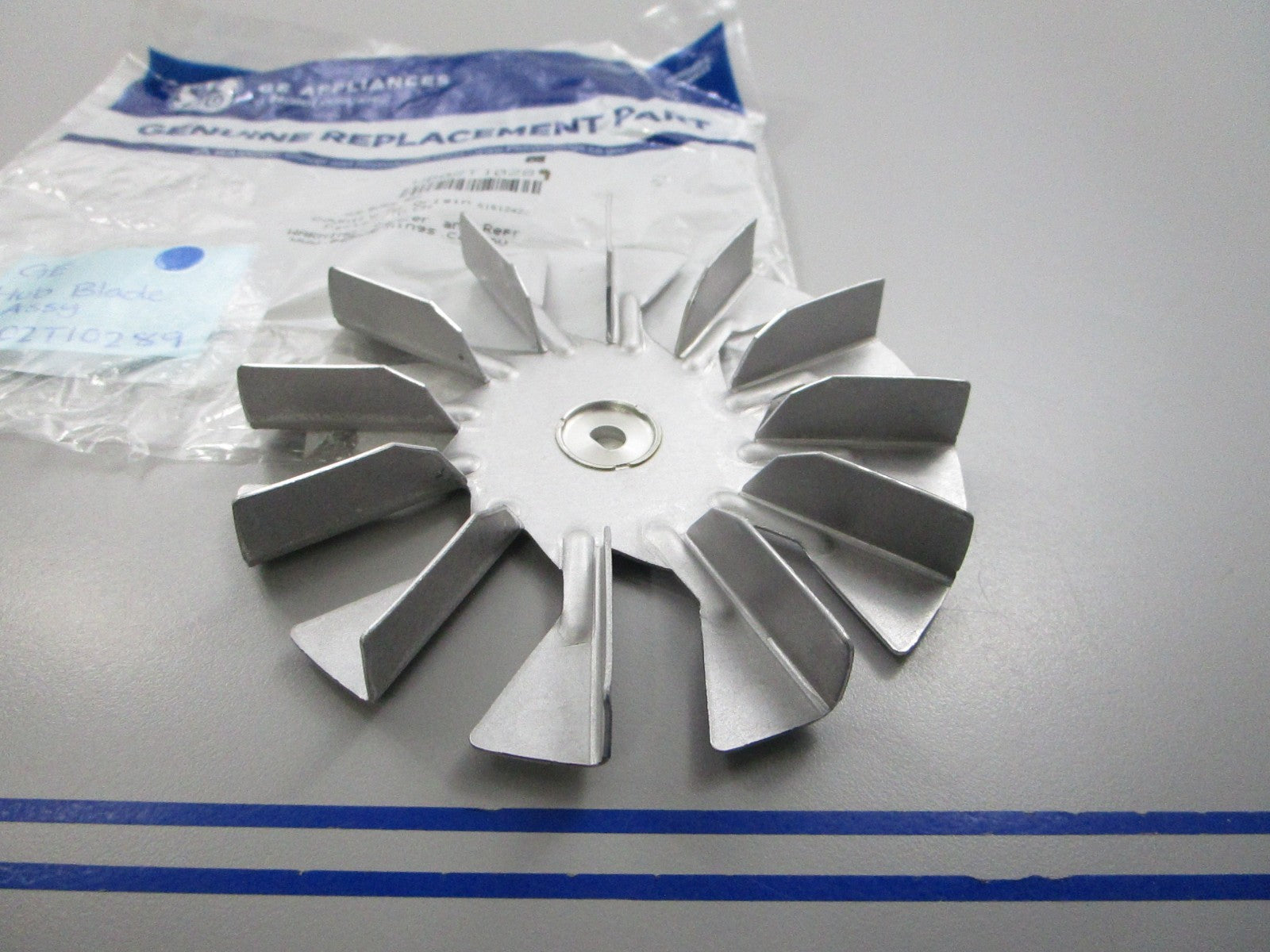 NEW OEM WB02T10289 GE Hub Blade Assembly 0810
