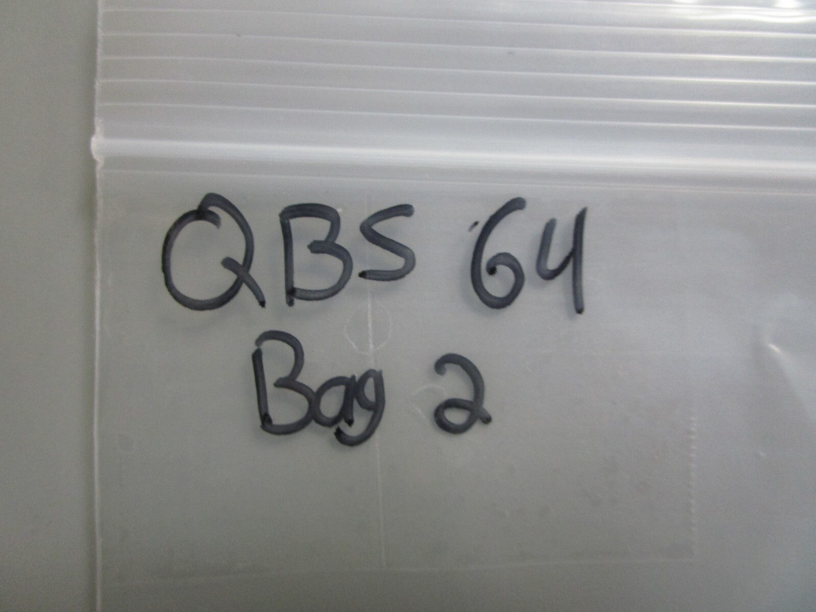 *NEW* (LOT OF 4) 0810 NGK Spark Plug B6HS