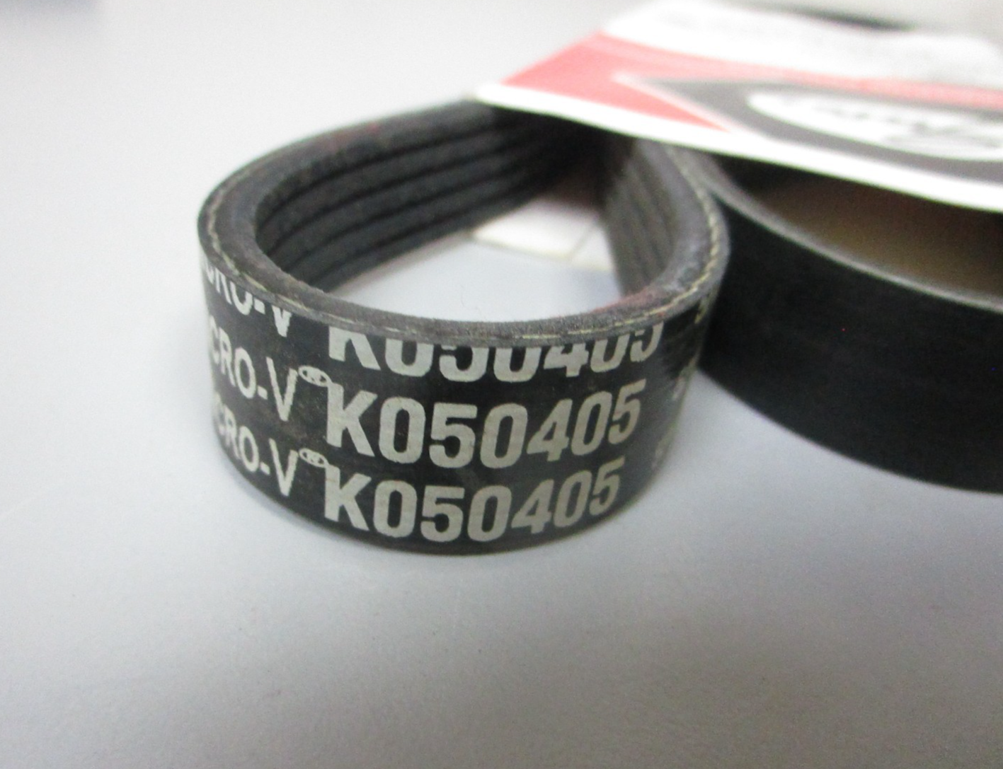 NEW K050405 Gates Micro-V 21/32" x 41 ¼" Serpentine Belt 0720