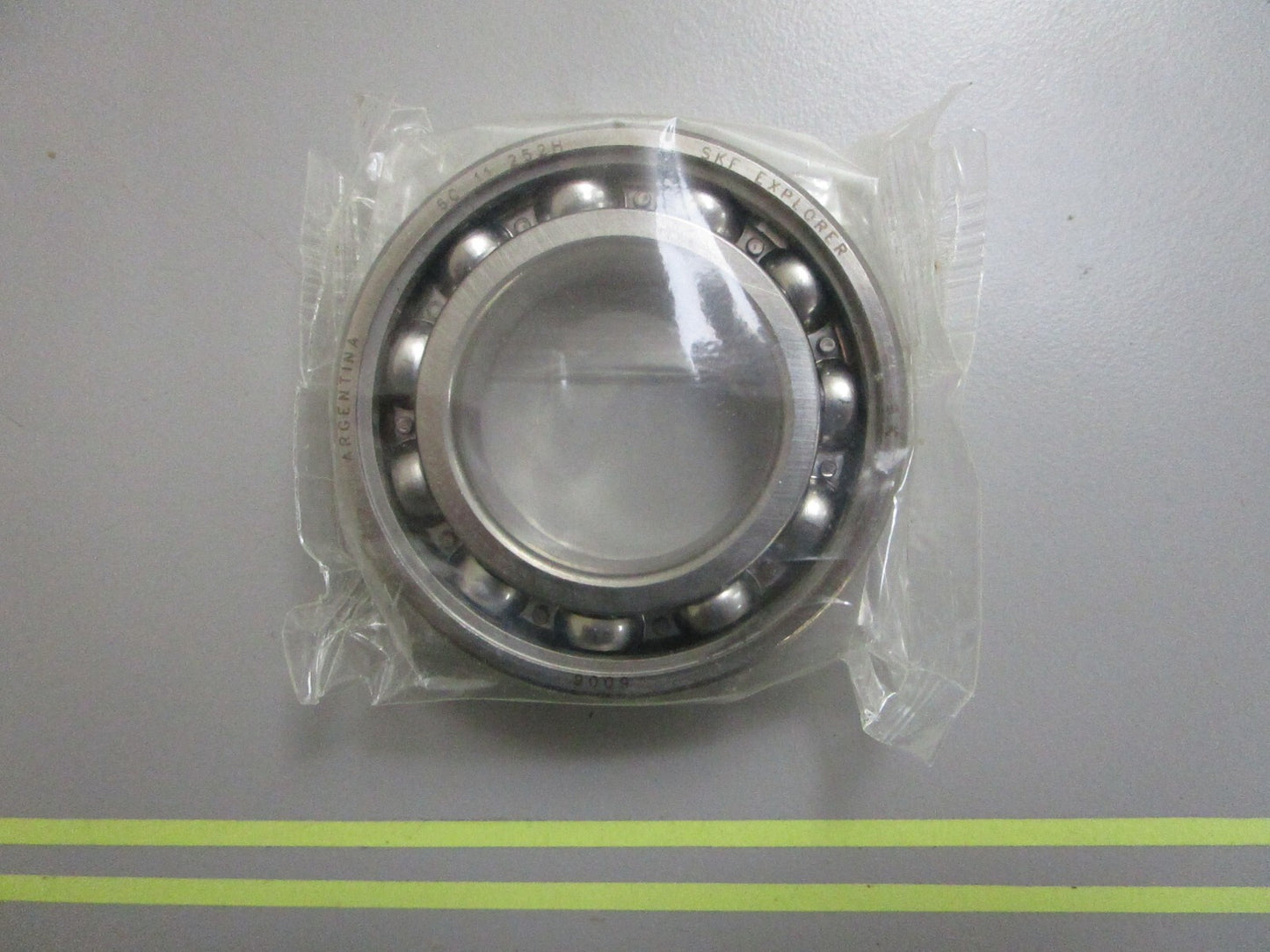 *NEW OEM* 0810 Volvo Penta Ball Bearing 19258