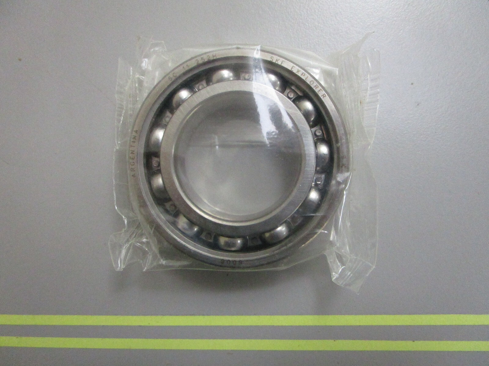 *NEW OEM* 0810 Volvo Penta Ball Bearing 19258