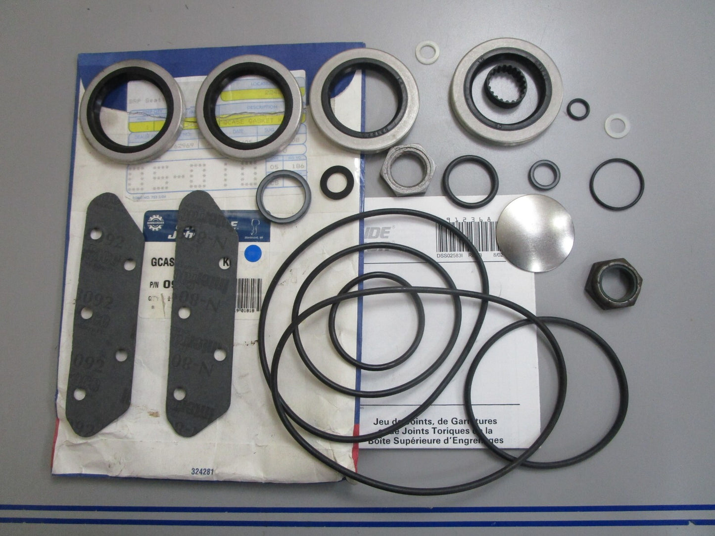 *NEW OEM* 0820 OMC Johnson Evinrude Gearcase Gasket Kit 982949 0982949