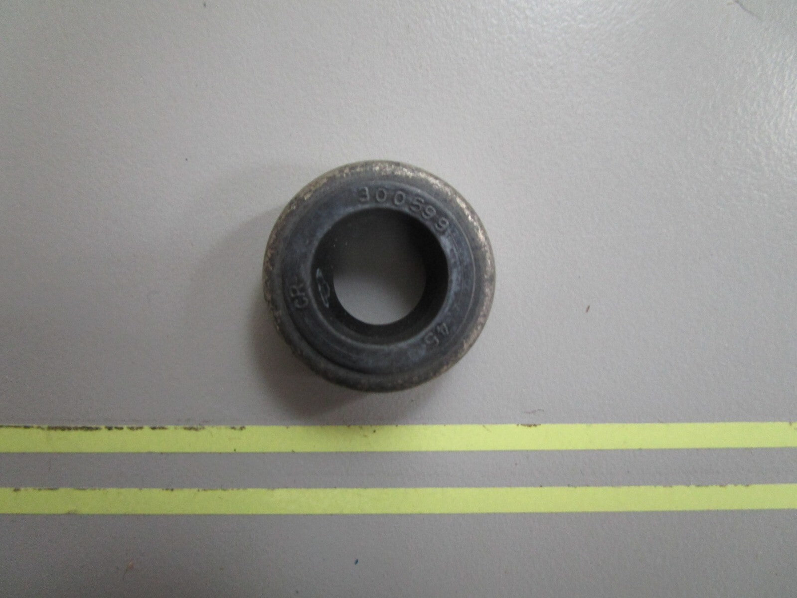 *NEW OEM* 0810 OMC Johnson Evinrude Seal 327031 0327031