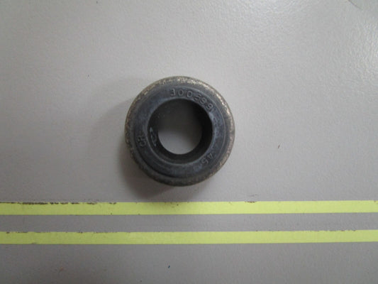*NEW OEM* 0810 OMC Johnson Evinrude Seal 327031 0327031