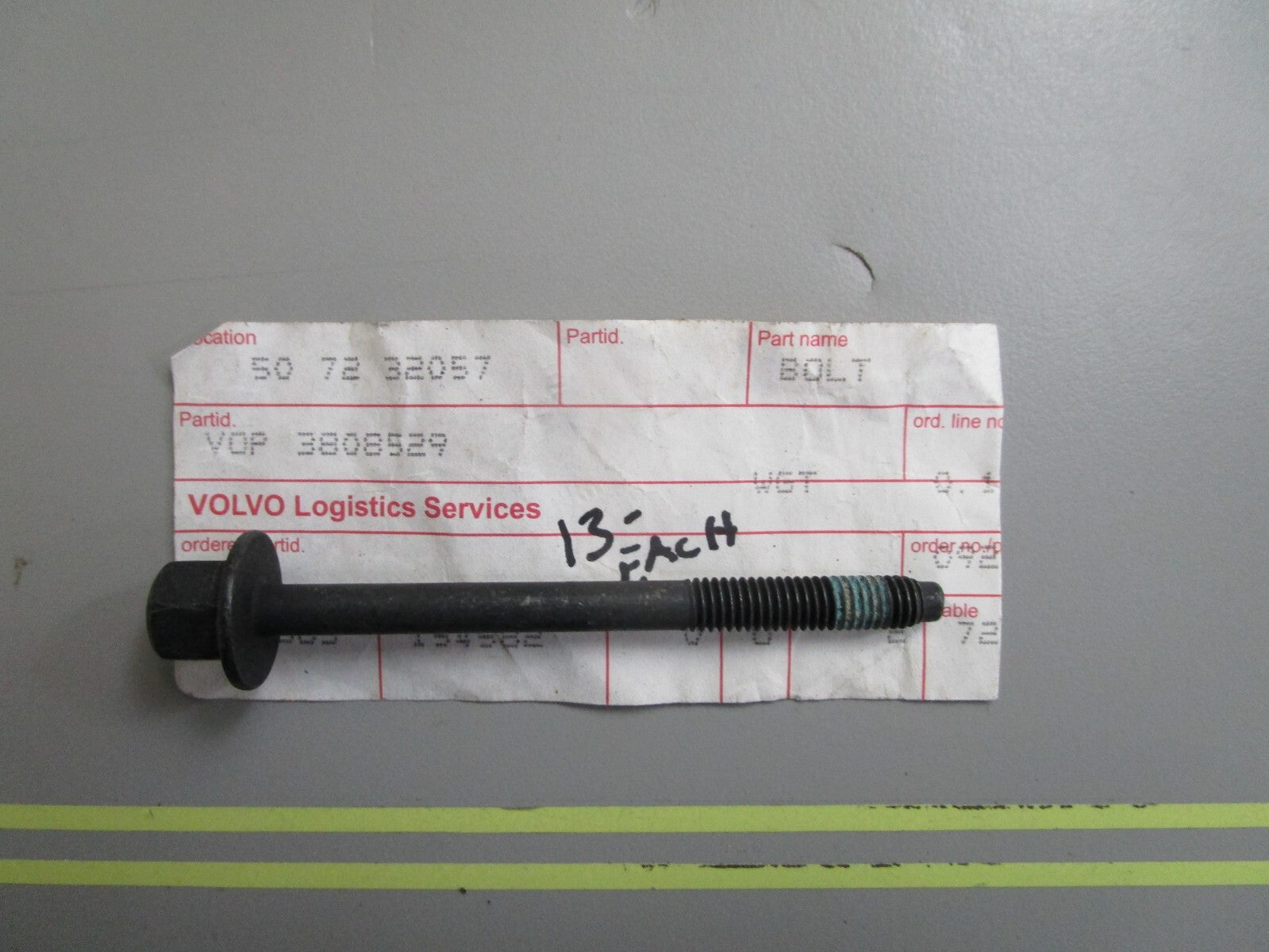 *NEW OEM* 0810 Volvo Penta Bolt 3808529