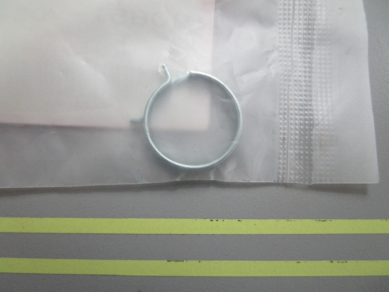 *NEW OEM* 0810 Honda Clip 90651-VD6-901