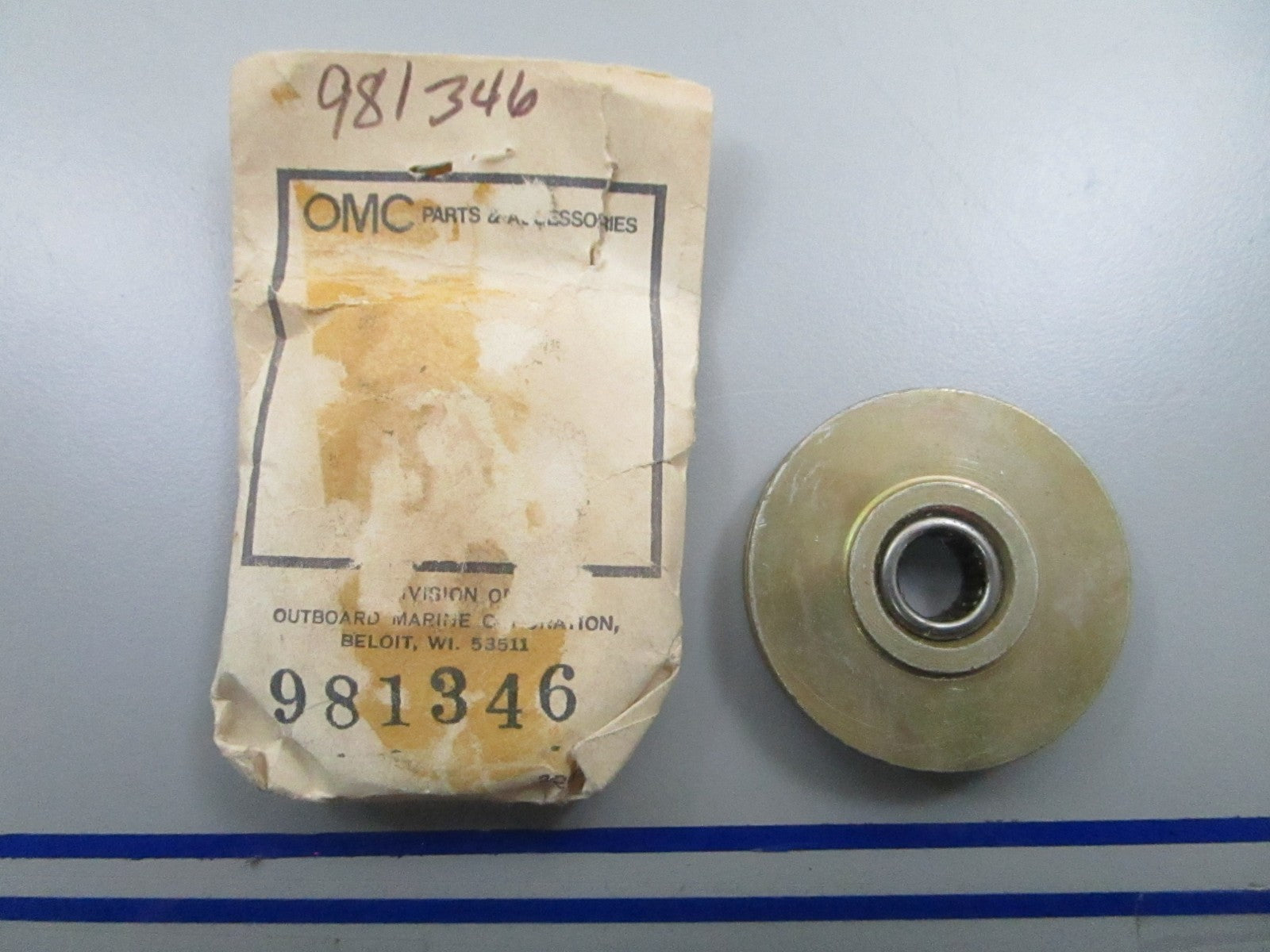 *NEW OEM* 0810 OMC Johnson Evinrude Idler Pulley & Bearing Ay 981346 0981346