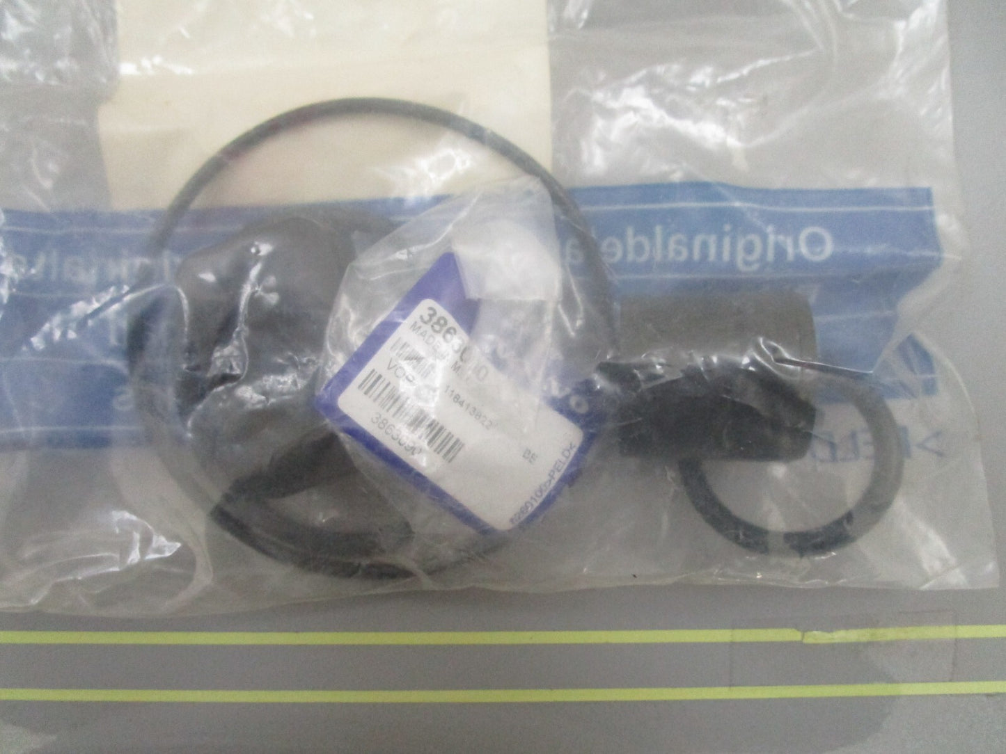 *NEW OEM* 0810 Volvo Penta Lower Sealing Kit 3855275