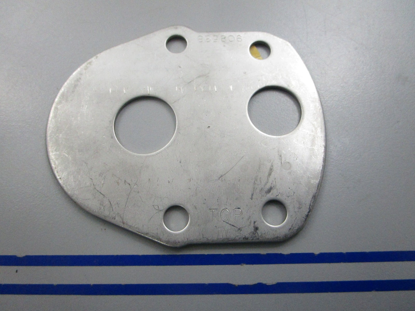 NEW OEM 909528 0909528 OMC Johnson Evinrude Plate 0810