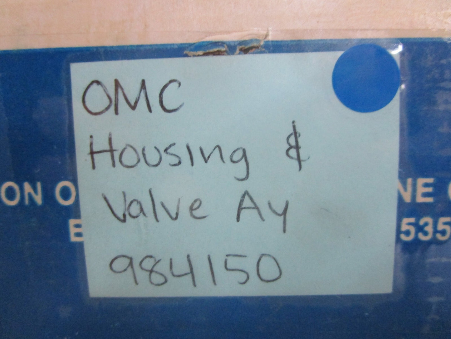 *NEW OEM* 0820 OMC Johnson Evinrude Housing & Valve Ay 984150 0984150