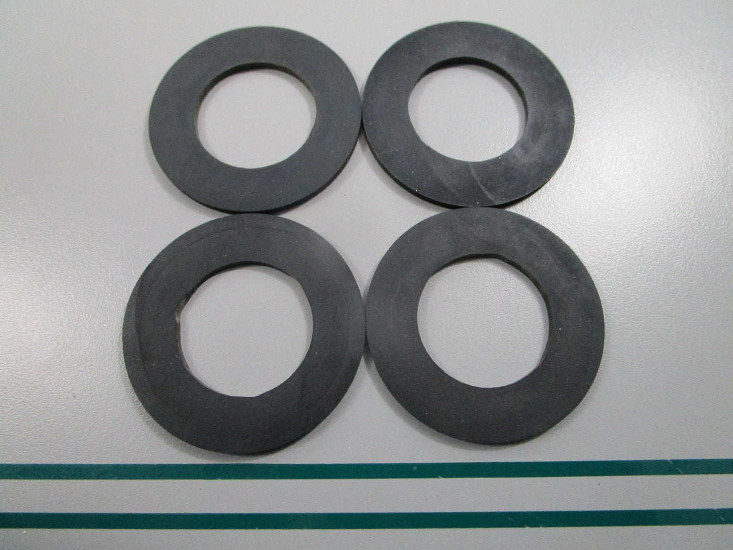 NEW OEM (LOT OF 4) 301835 0301835 OMC Johnson Evinrude Gasket 0810