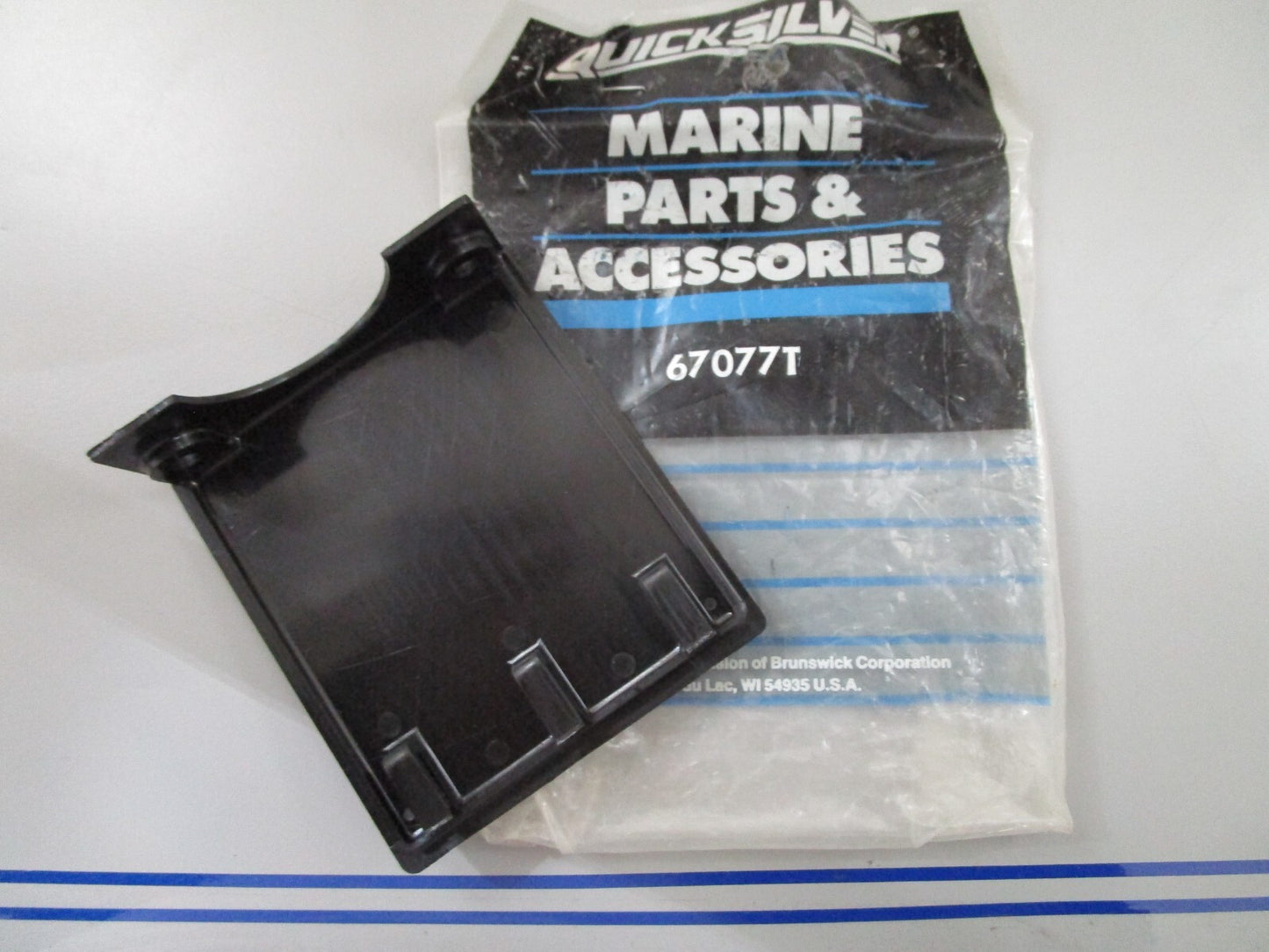 *NEW OEM* 0780 Mercury Quicksilver Cover 67077T