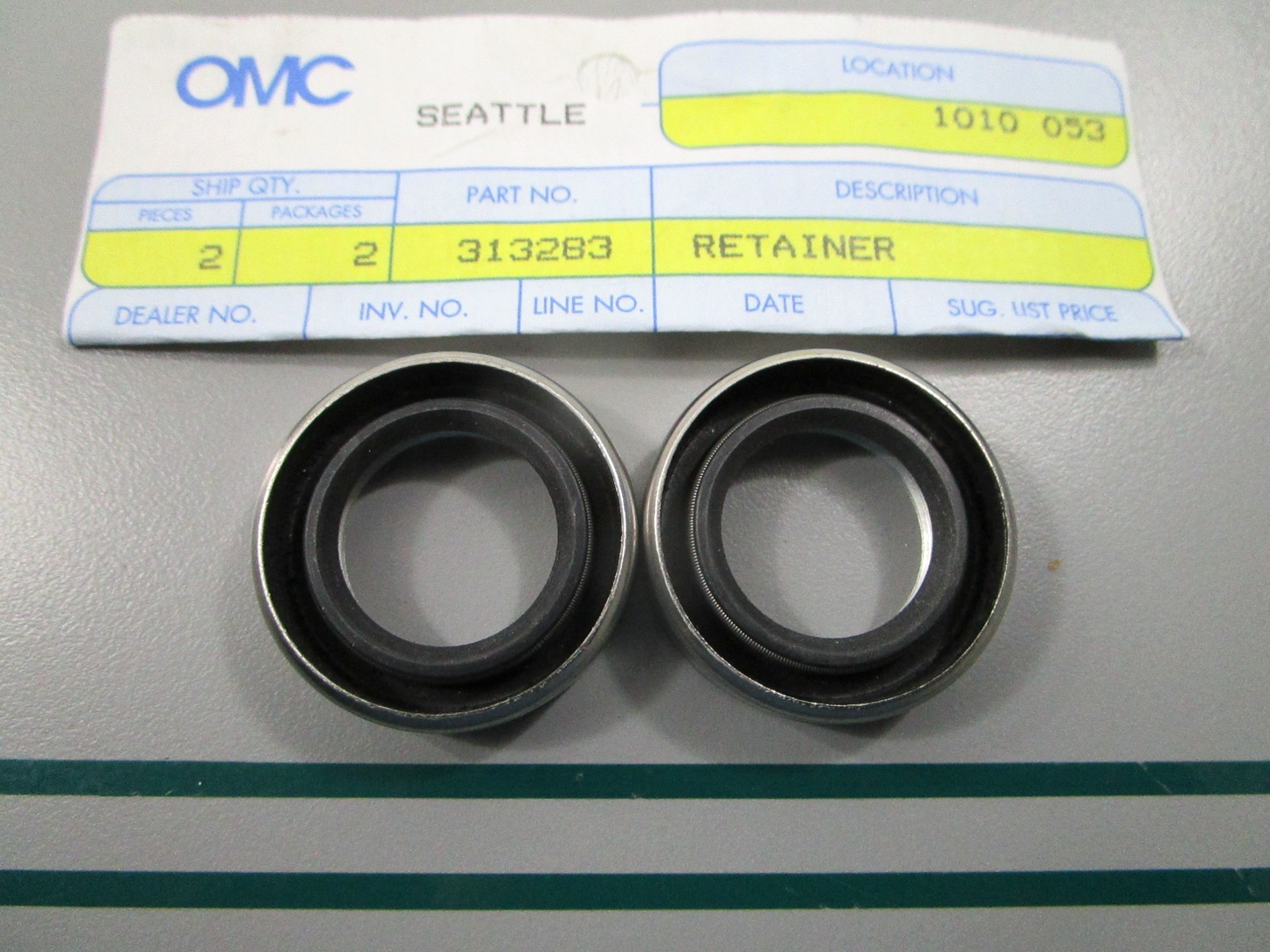 NEW OEM (LOT OF 2) 313283 0313283 OMC Johnson Evinrude Retainer 0810