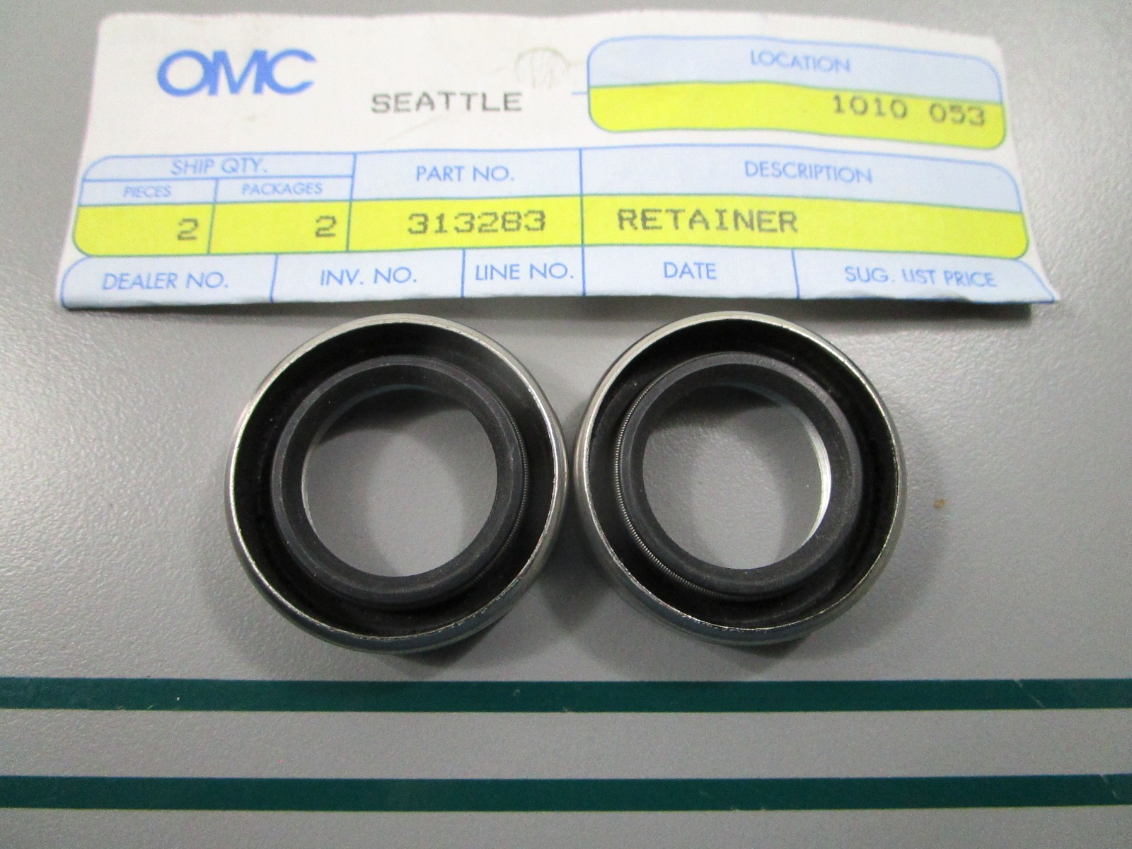 NEW OEM (LOT OF 2) 313283 0313283 OMC Johnson Evinrude Retainer 0810