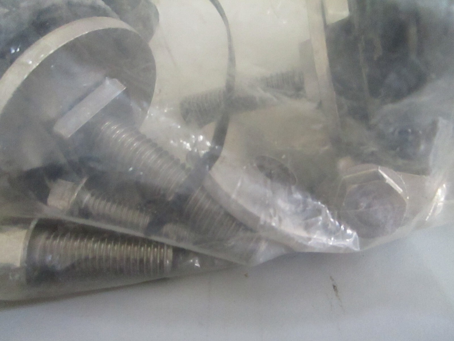 *NEW OEM* 0820 Volvo Penta Rear Mount Kit 3857439