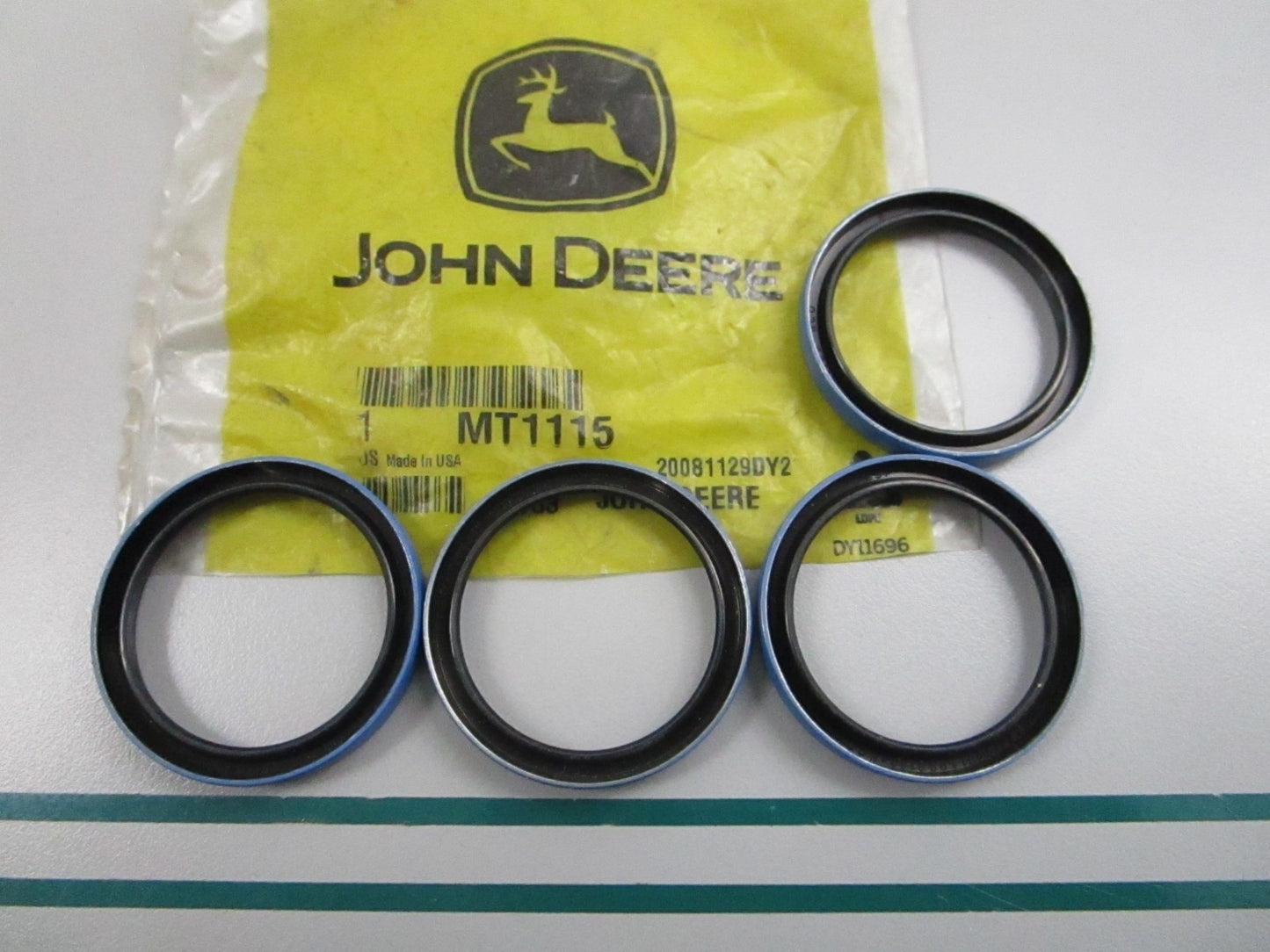 NEW OEM (LOT OF 4) MT1115 John Deere Seal 0810