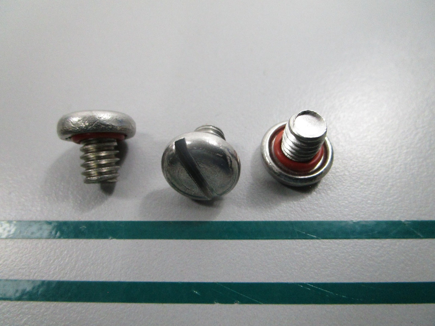 NEW OEM (LOT OF 3) 309243 0309243 OMC Johnson Evinrude Screw 0810