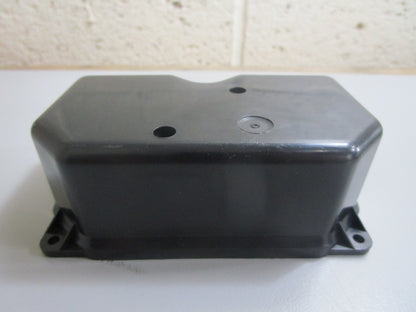 *NEW OEM* 0810 Volvo Penta Cap 839330