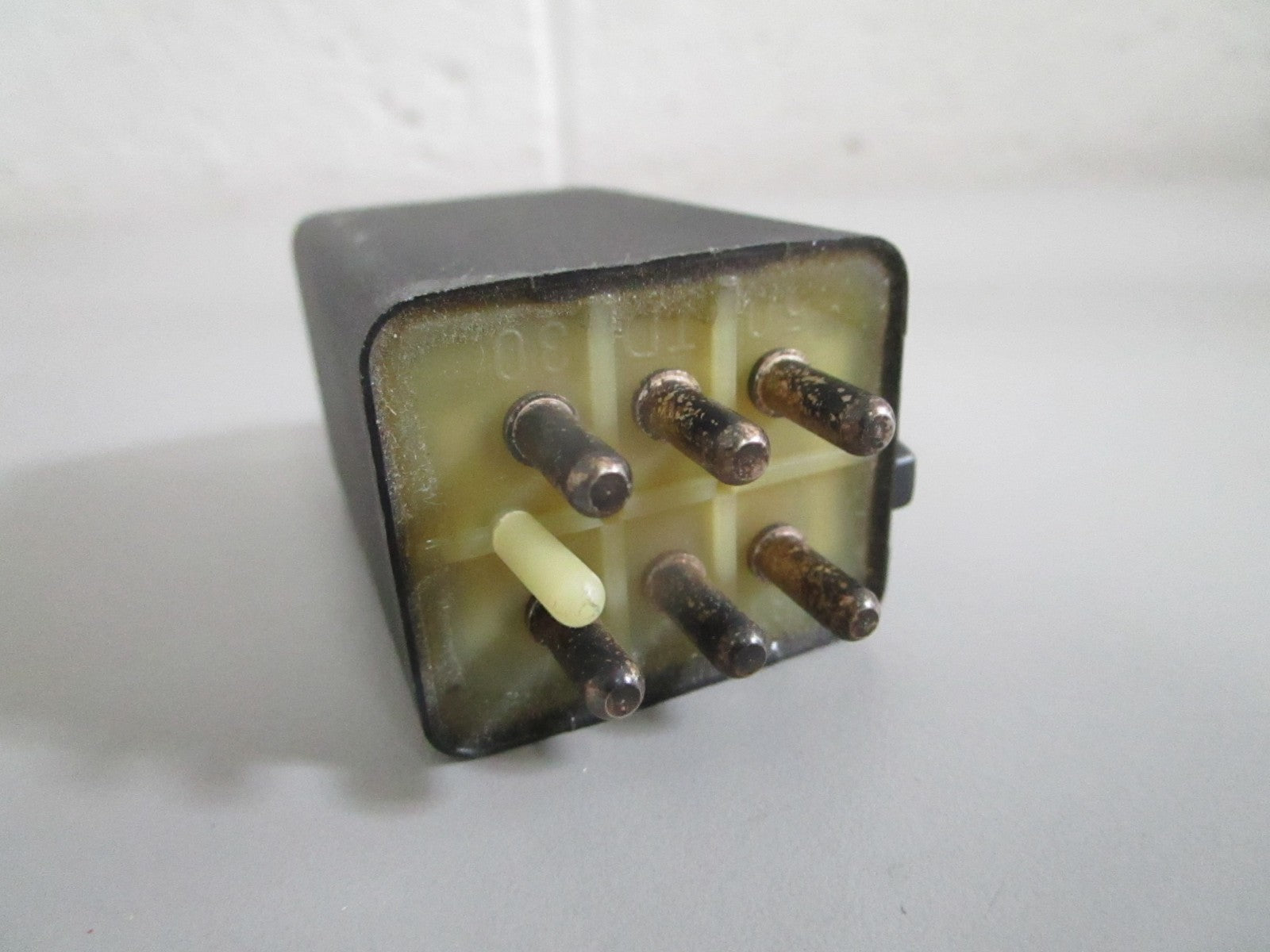 NEW OEM 0015450605 Mercedes-Benz Fuel Pump Relay 0820