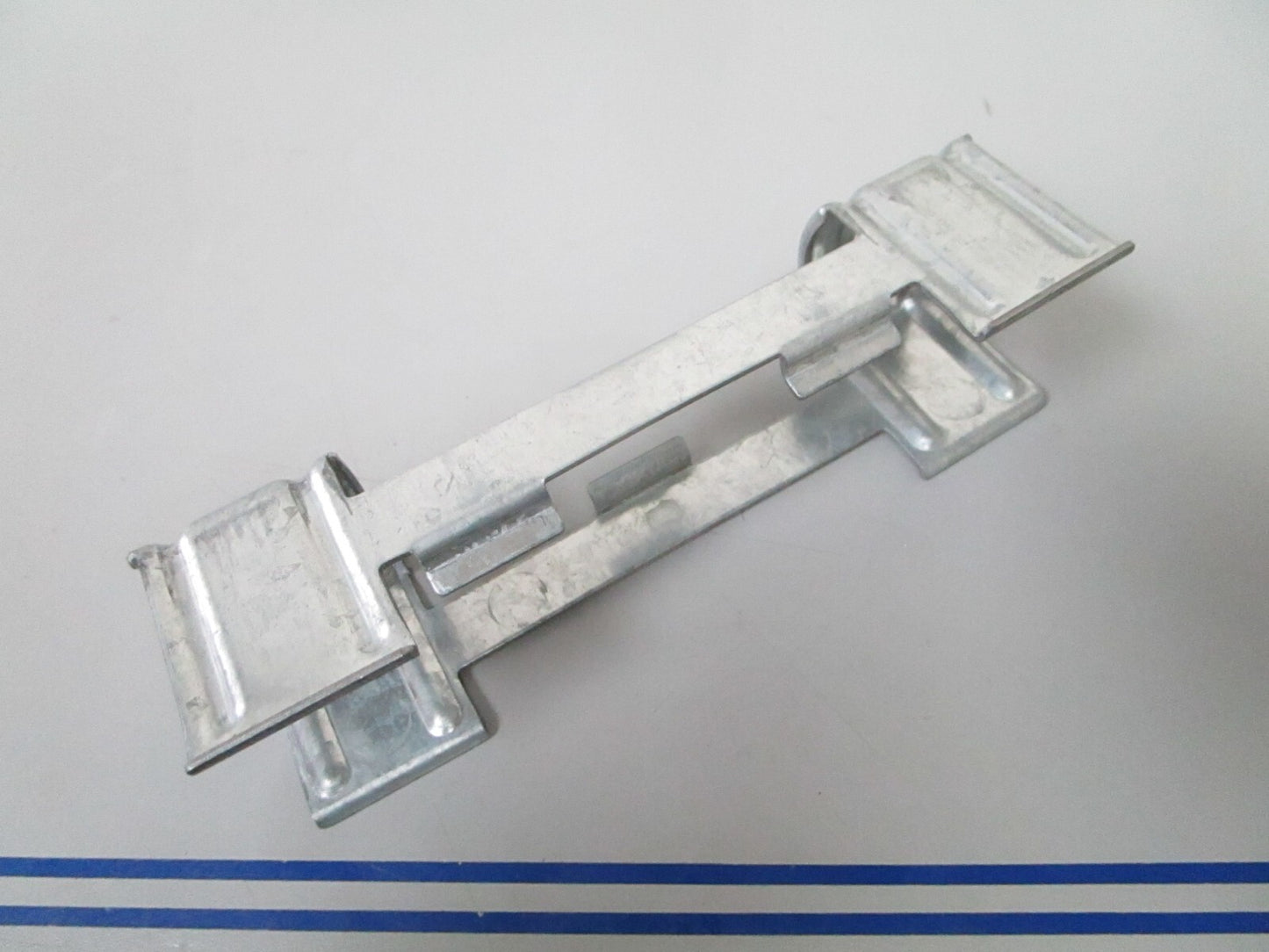 *NEW OEM* 0810 Saab Stop Light Mount Bracket 4399036