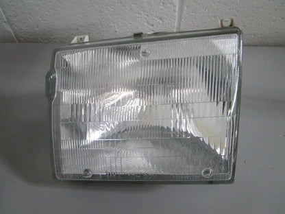 NEW OEM 0038262290 1305320491 Mercedes-Benz Bosch Left Headlight 0820