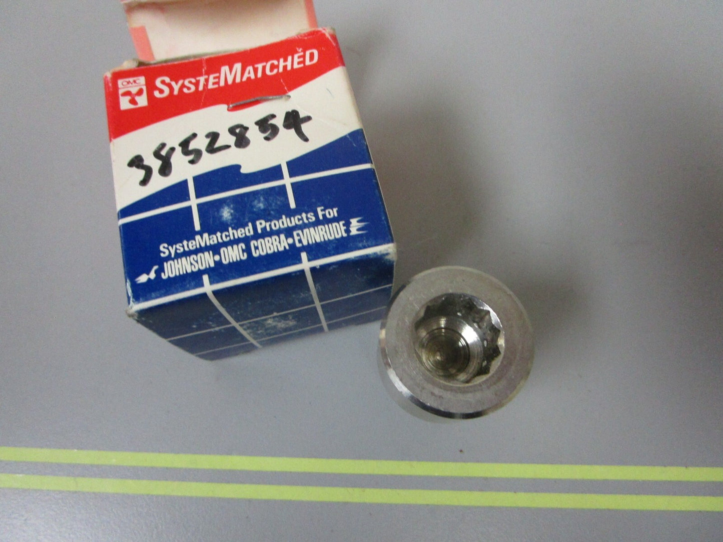 *NEW OEM* 0720 OMC Johnson Evinrude Shoulder Screw 3852854 913821 0913821
