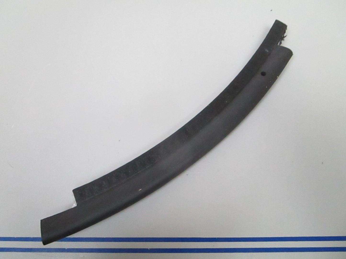 *NEW OEM* 0810 OMC Johnson Evinrude Exhaust Housing Seal 334118 0334118