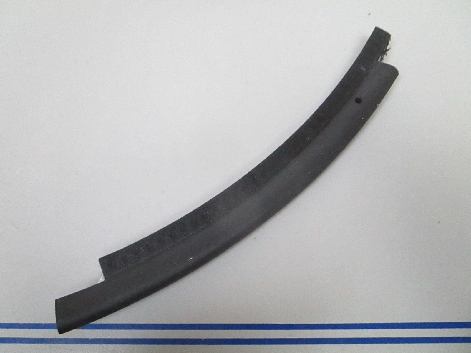 *NEW OEM* 0810 OMC Johnson Evinrude Exhaust Housing Seal 334118 0334118